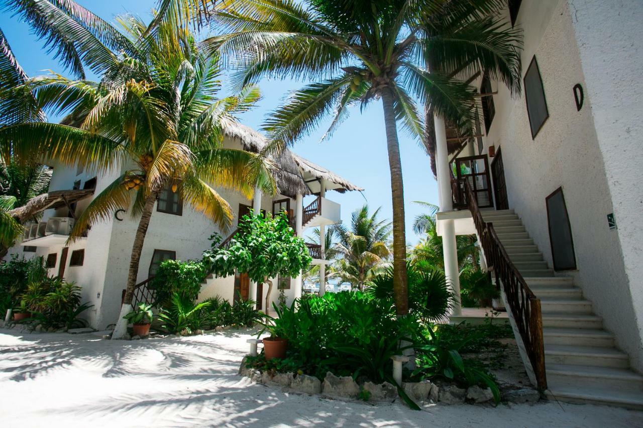 Hotel Cabana Los Lirios Tulum Exterior photo